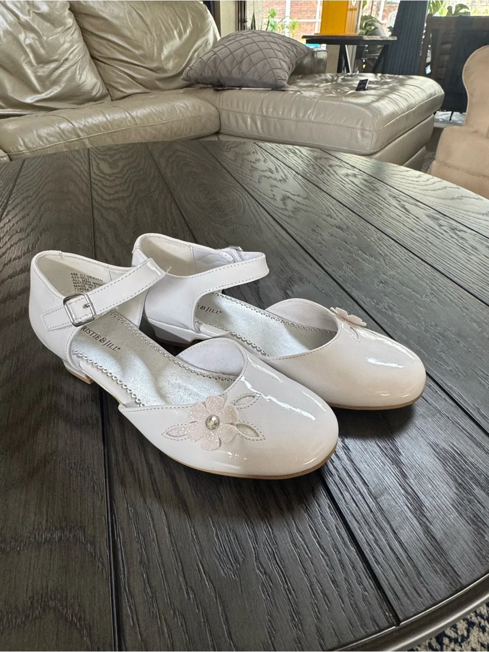 Girls White Patent Mary Jane Dress Shoes with Flower Accent